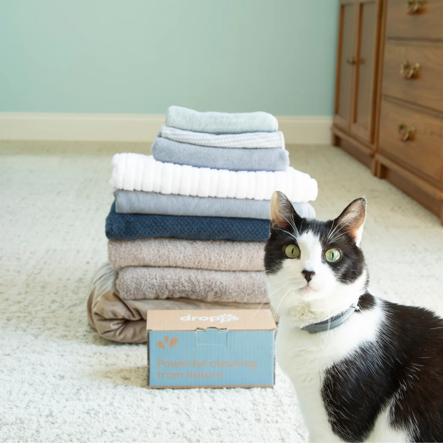 Sensitive Skin Laundry Detergent Bulk Pods, Unscented - Image 3